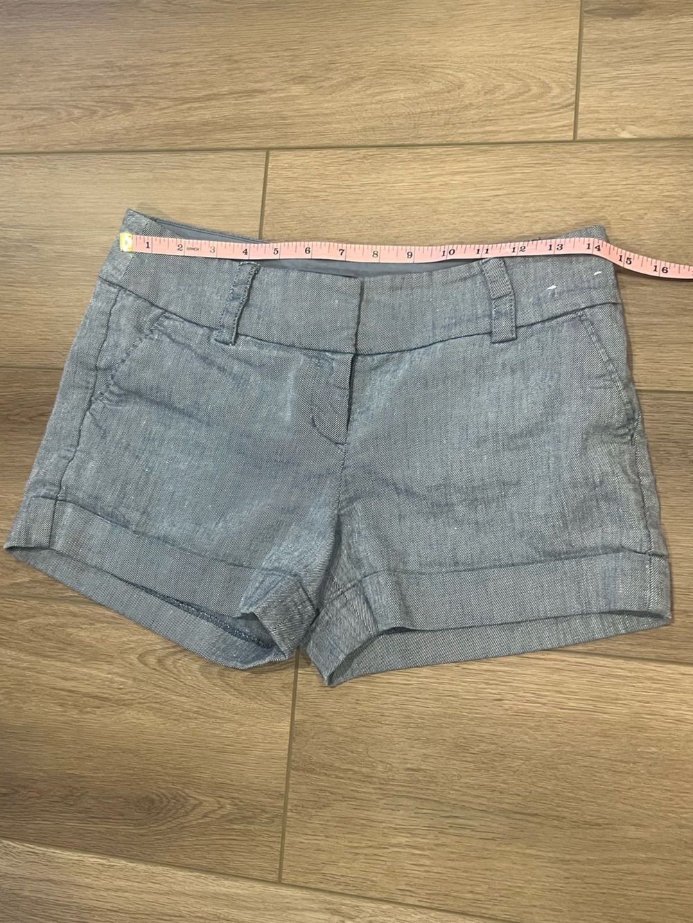 Express Bluish Gray Cuffed Linen Blend MIDI Low Rise Shorts Size 2 - Picture 5 of 11